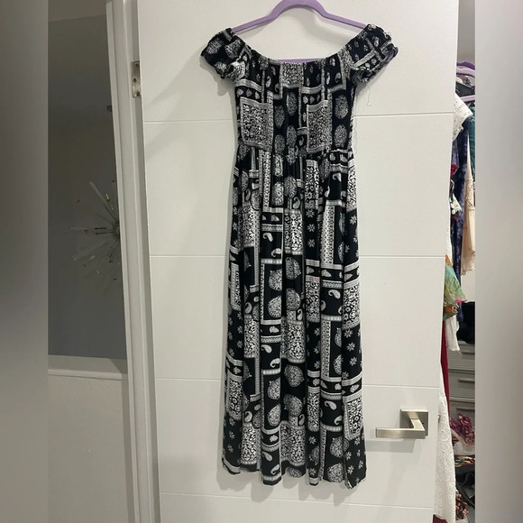 Summer dress off the shoulder worn couple of times in Great Condition - Picture 1 of 7